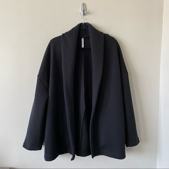 FABLETICS-BLACK Vanessa Quilted Cardigan (Size:Medium) - Picture 2 of 9